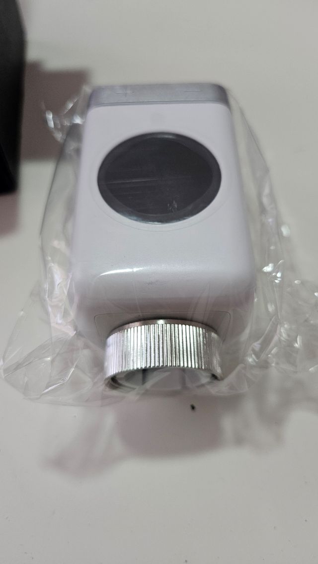 Valvola termostatica intelligente per radiatori