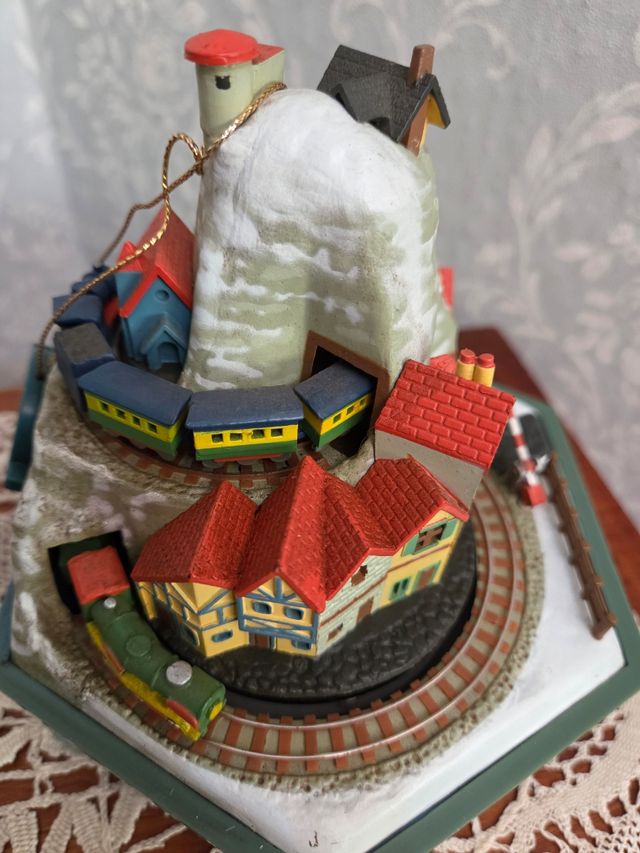 Caja Musical Enesco Tren Montaña