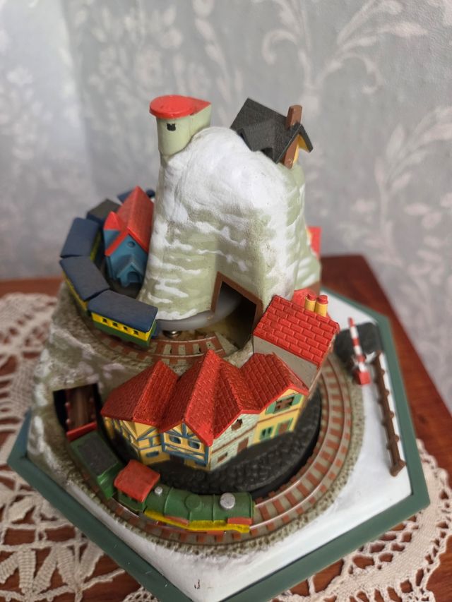 Caja Musical Enesco Tren Montaña