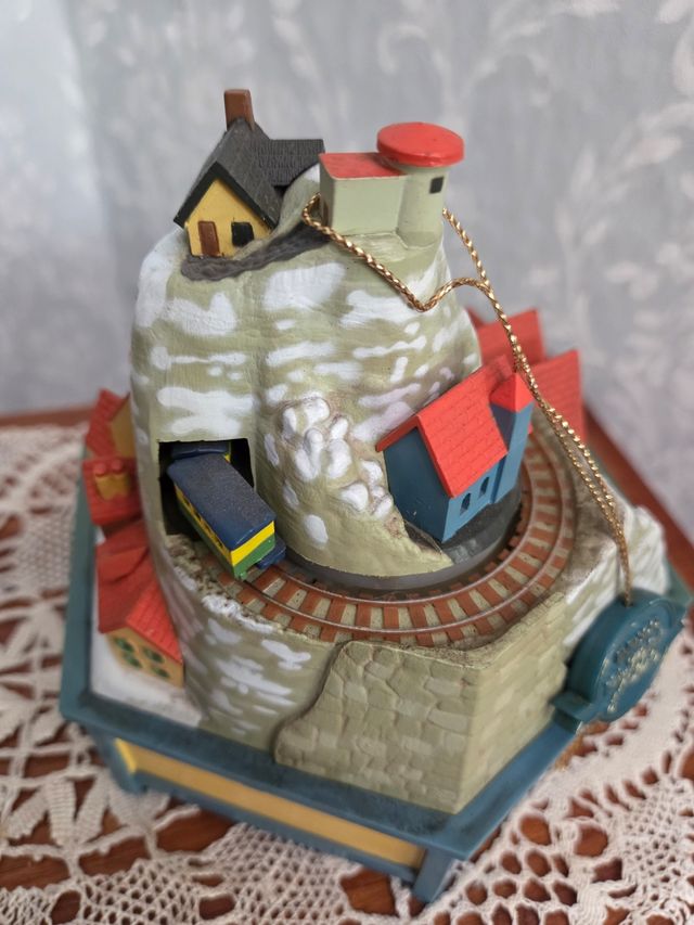 Caja Musical Enesco Tren Montaña