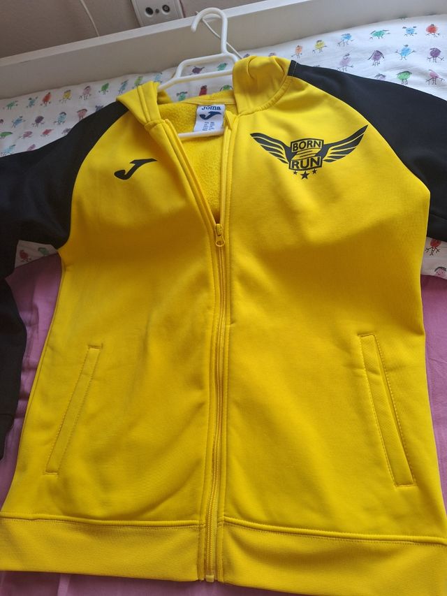 Sudadera Joma con capucha amarilla y negra