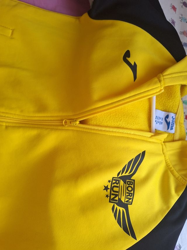 Sudadera Joma con capucha amarilla y negra