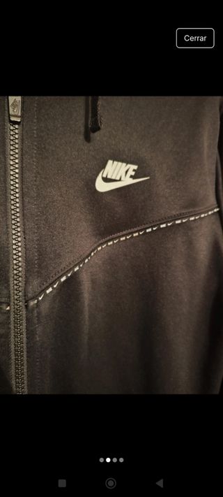 Chaqueta Nike Negra con Cremallera