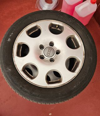 4 Llantas Audi 205/55 R16 con Neumáticos Kleber.