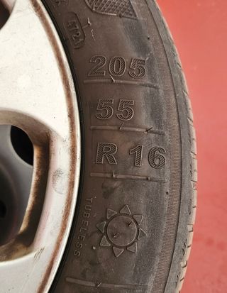 4 Llantas Audi 205/55 R16 con Neumáticos Kleber.
