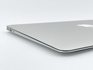 MacBook Air 13" Intel Core i5 1.4GHz de 2 núcleos - 128Gb SSD - RAM 4Gb