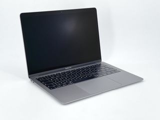 MacBook Air 13" (2018) Intel Core i5 1.6GHz 2 núcleos - SSD 128GB - RAM 8GB - Gris Espacial