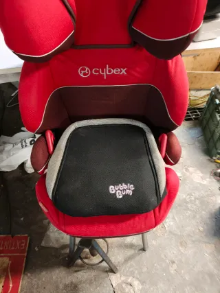 Sillita de coche para niño Cybex regalo alzador
