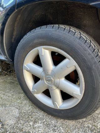 Nissan Murano para piezas. Ruedas nuevas