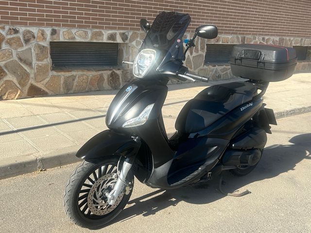 Piaggio Beverly 300 2015 Negra