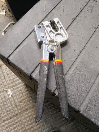 Alicate para perfiles de yeso