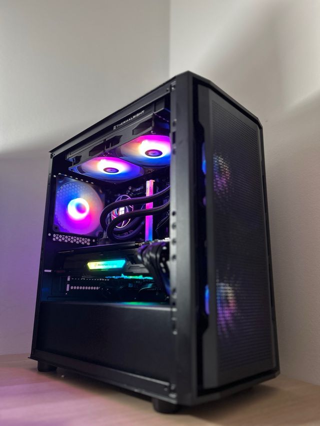 PC Gaming Ryzen 9 5900XT 32GB RX 6800XT 16GB