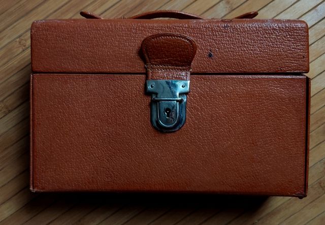 Maletín antiguo juego póker cartas antigüedad dado