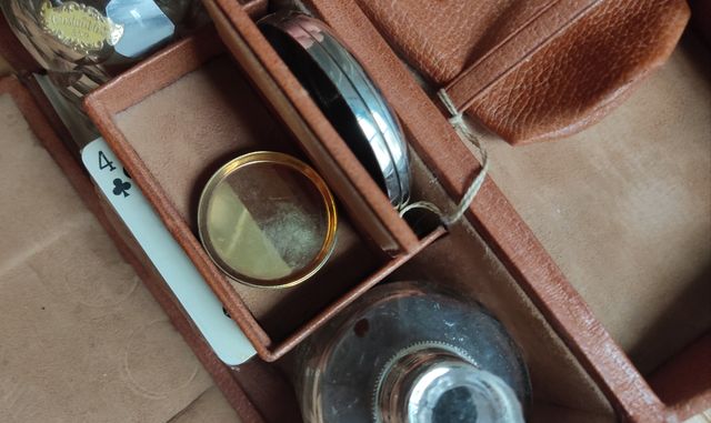 Maletín antiguo juego póker cartas antigüedad dado