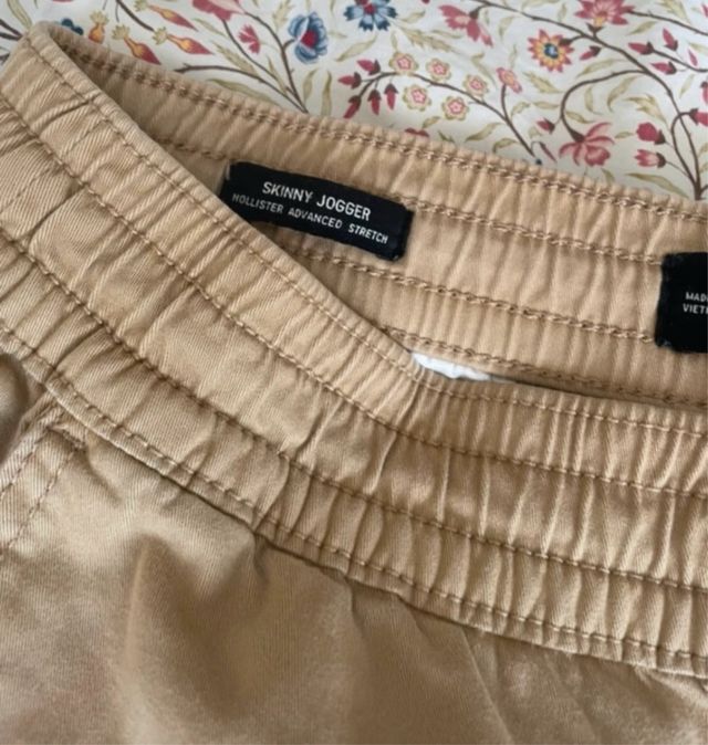 Jogger Hollister Beige Talla M