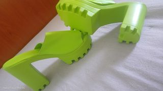 Scarpe verdi con plateau