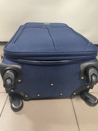 Maleta  mediana tela extensible nueva