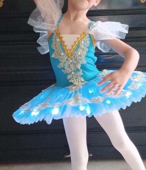 Tutú de ballet azul con luces led