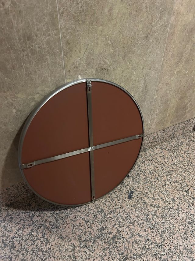 Due specchi rotondi Ikea grigi in acciaio. 70 cm