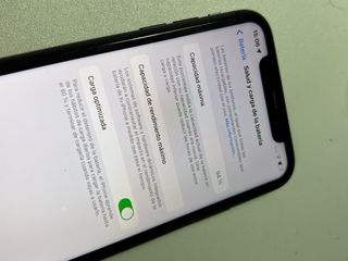 iPhone 11 Negro 94% Salud + cargador original