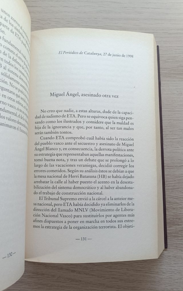 TESTIGO PRIVILEGIADO de Mario Onaindía, Artículos