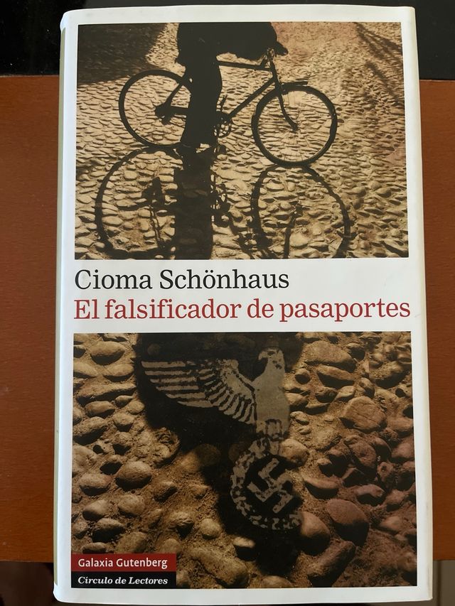 La lluvia amarilla
y otros tres libros más