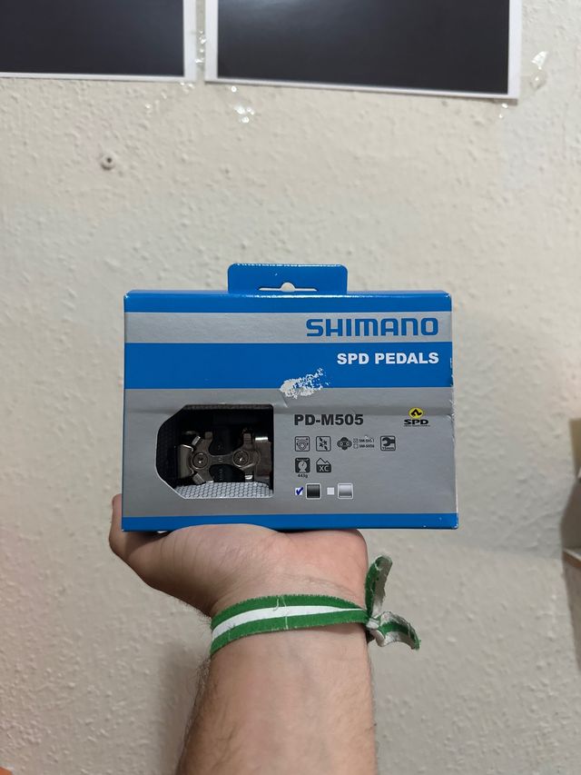 CALAS para bici marca shimano 
completamente nuevo