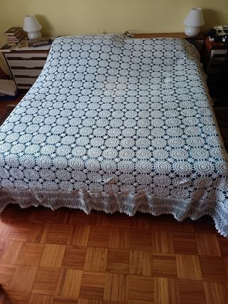 Copriletto uncinetto fatto a mano