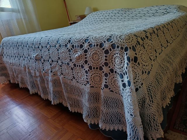 Copriletto uncinetto fatto a mano