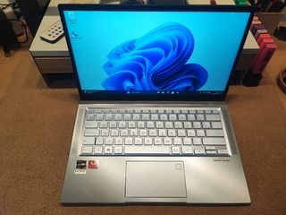 Portátil Asus Zenbook Ryzen 7 - 16 GB