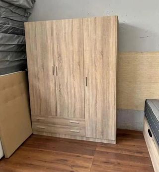 Armario de madera