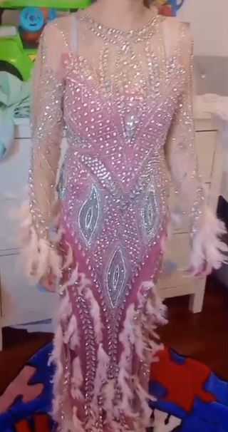 Vestido de fiesta gitana rosa y plateado