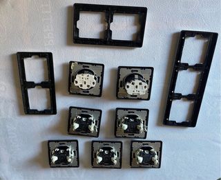 Lote Material Eléctrico: Interruptores y Enchufes