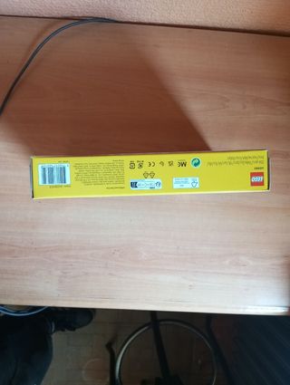 443. Lego 40580 nave espacial BlackTron Cruiser