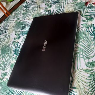 ASUS X751L Silver 17.3 Laptop