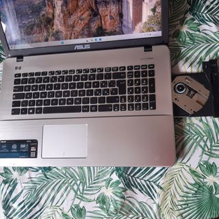 ASUS X751L Silver 17.3 Laptop