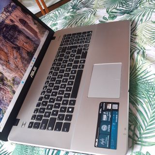 ASUS X751L Silver 17.3 Laptop