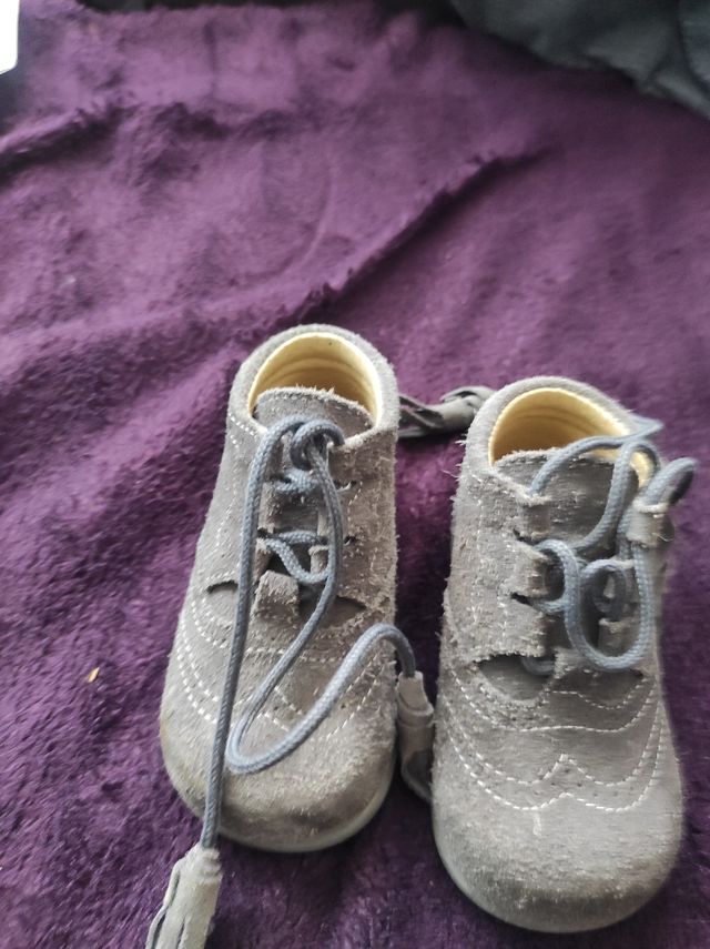 Zapatos de piel talla 19