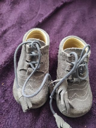 Zapatos de piel talla 19