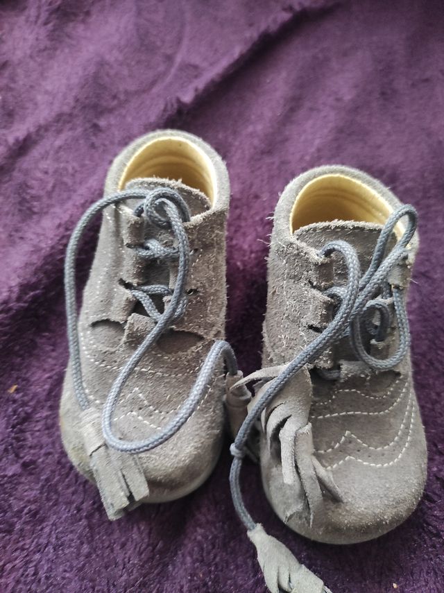 Zapatos de piel talla 19