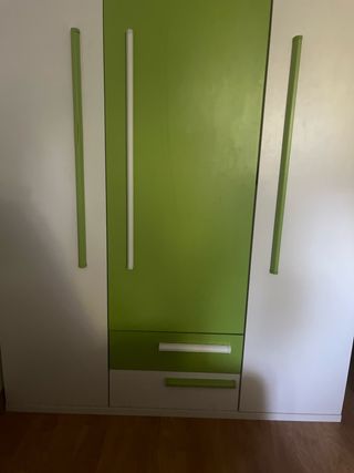 Armario grande ropa blanco y verde