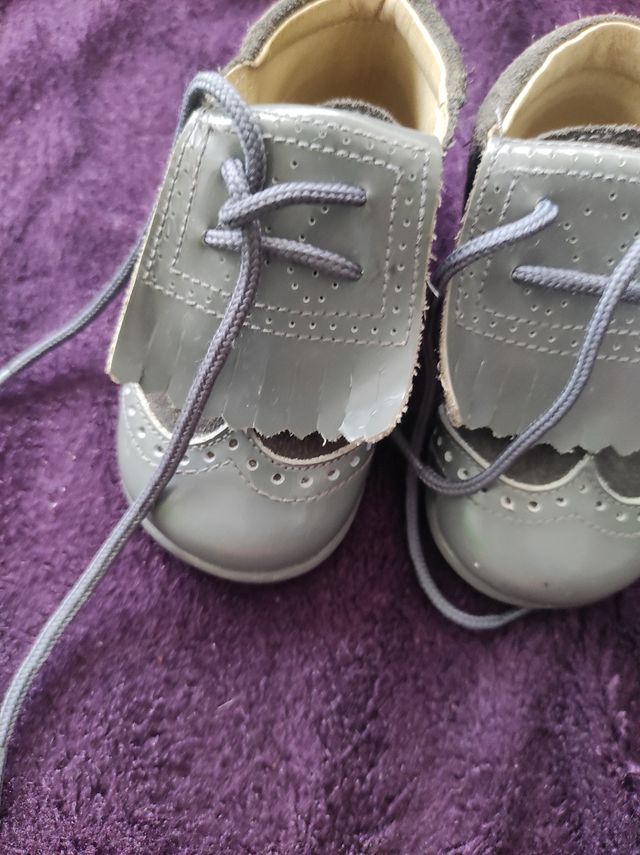 Zapatos de piel talla 19