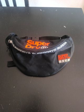 Riñonera juvenil Superdry negra
