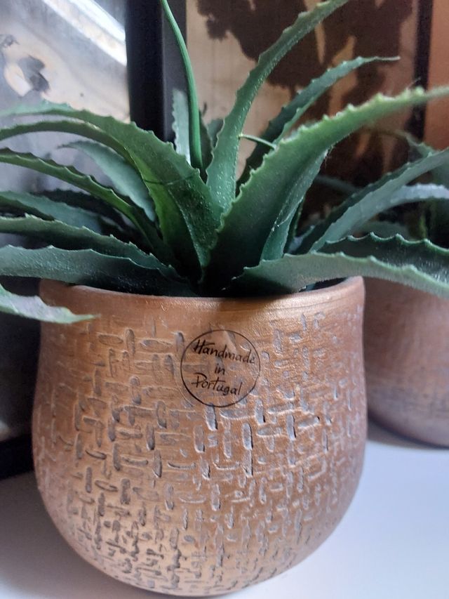 Vaso Dourado com Planta Artificial