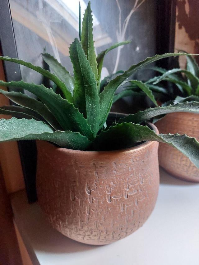 Vaso Dourado com Planta Artificial