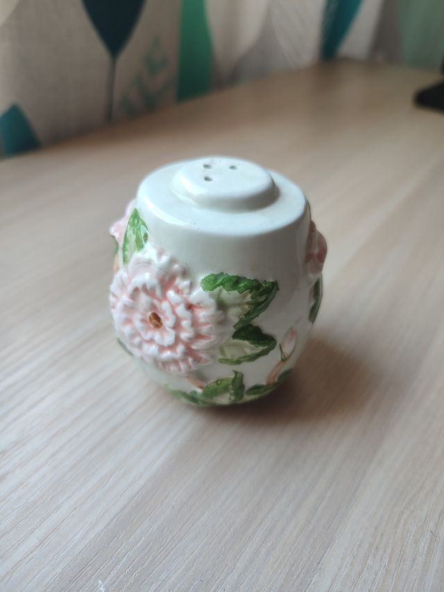 Lote 3 PIEZAS cocina: salero, cuenco, colador