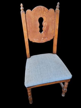 Mesa de madera rústica y seis sillas