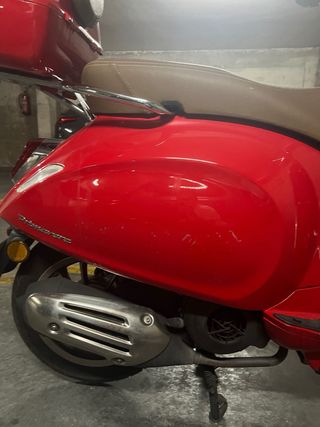 Vespa Primavera Roja