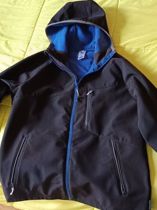 Cazadora niño negra y azul
Talla 14