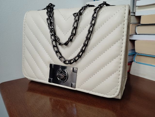 Borsa donna bianca con catena nera